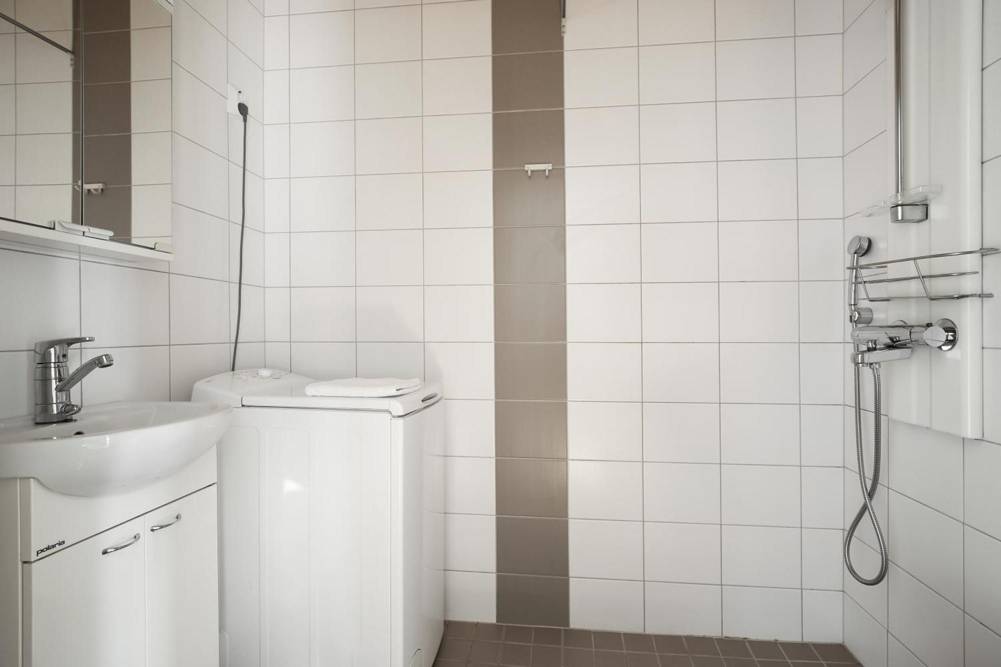 Kotimaailma Apartments Kamppi - 2Br For 4 Persons Хелзинки Екстериор снимка